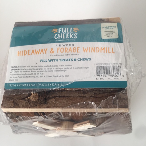 Full Cheeks Small Pet Fir Wood Hideaway & Forage Windmill To Be Fill With Treats - Picture 12 of 12